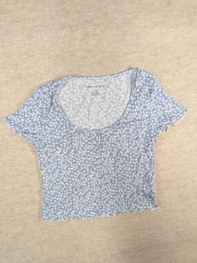 AE Outfitters Baby Blue Ditsy Daisy Floral Snap Button Crop Top Scoop Neck Small